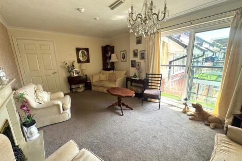 215 BPV living room 3.jpg