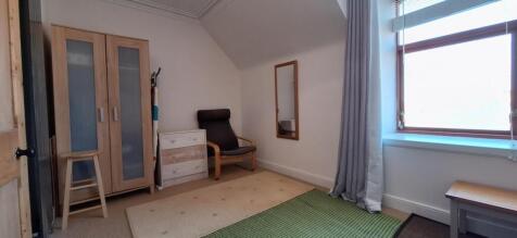 UPSTAIRS DOUBLE BEDROOM.jpg