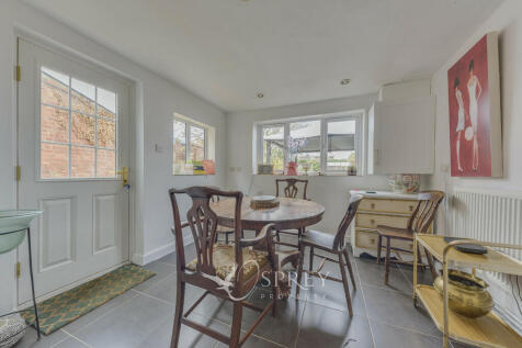 Breakfast Room