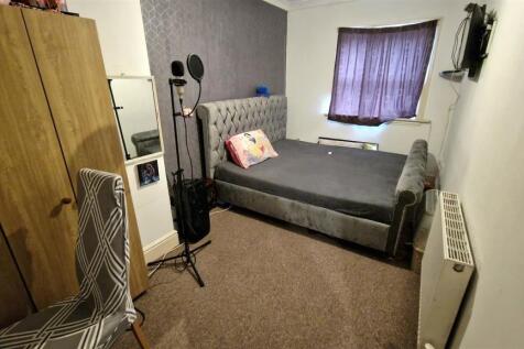 Ground Floor Bedroom 1