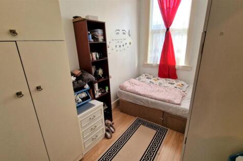 F3 Bedroom