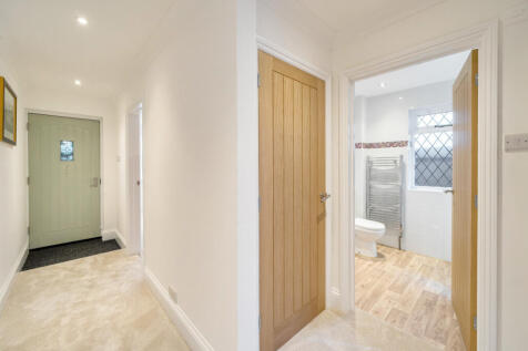 1386268-4-692f1c4...