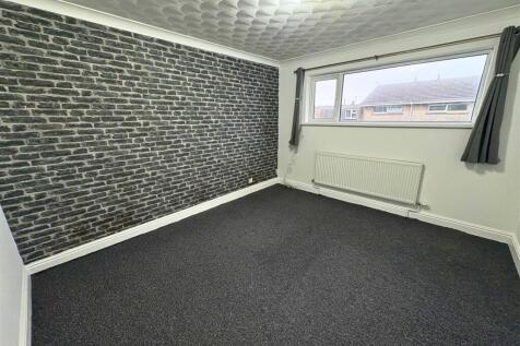 Bedroom 1a (edit).jpg