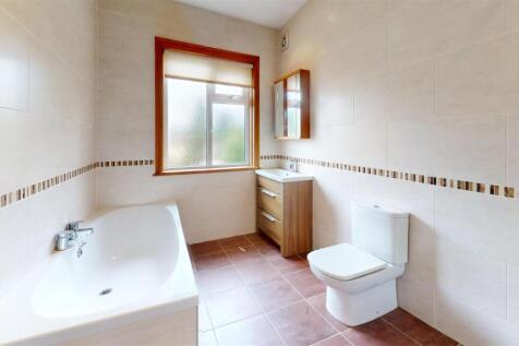 2-Grange-Estate-Bathroom.jpg