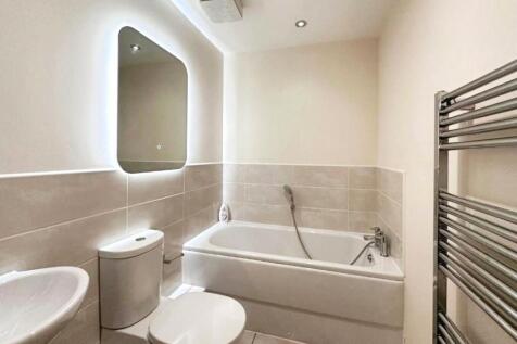 fa8b13f4-bathroom 20grd 20floor.jpg