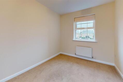 Riverside-Walk-Unfurnished (1).jpg