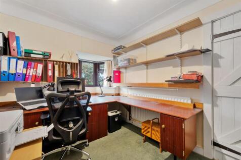 Bedroom 4/office