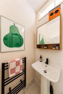 Lyndhurst Drive, E10