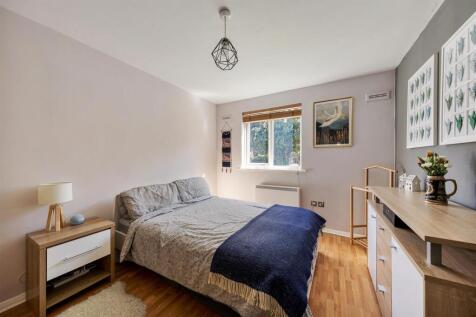 Green Pond Close, E17