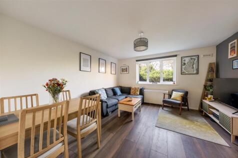 Green Pond Close, E17