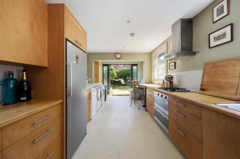 Pretoria Avenue, E17