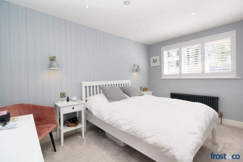 Master Bedroom (1)