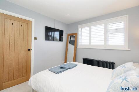 Bedroom 2 (1)