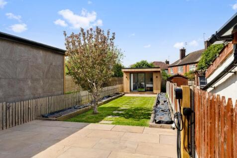 111 HEYES LANE-55.jpg