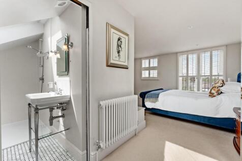 111 HEYES LANE-4.jpg