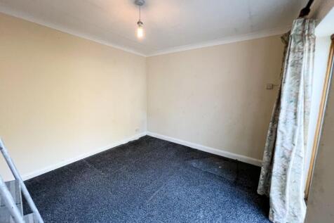 Basildon Ave IG5