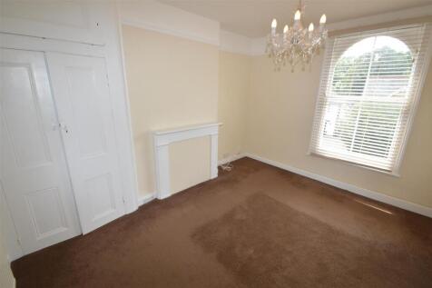 Dovedale Ave IG5