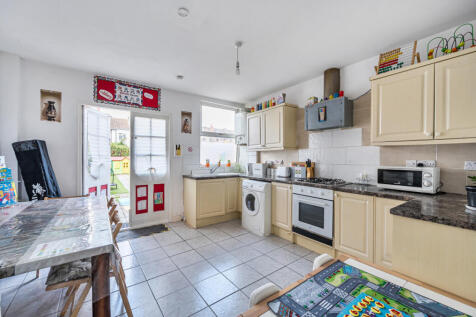 1354796-11-68c3f6...