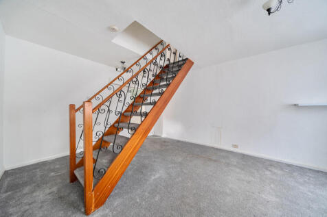 1369696-2-68f6154...