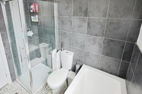pbox-bathroom-343350.JPG