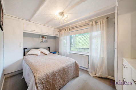 db829211-435e-438...