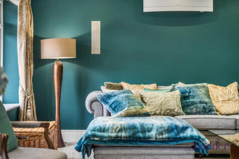 fb739ec6-6402-424...