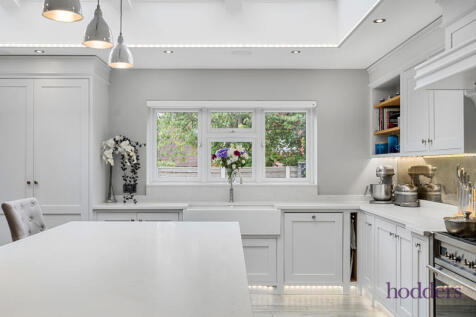 7c0a66b9-63a8-498...