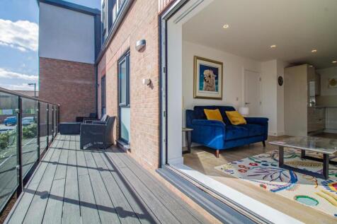 Apartment 7, Saddler Court [South-Facing Balcony] 