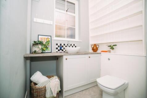 14 Guildhall-48 [Cloakroom Utility].jpg