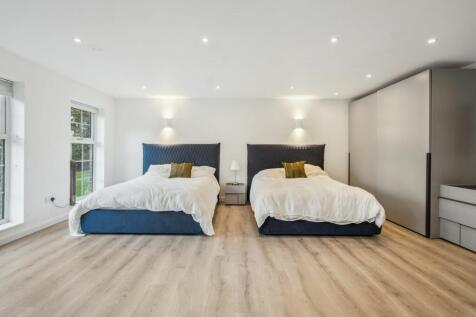 Annexe with Bedroom and Bathroom