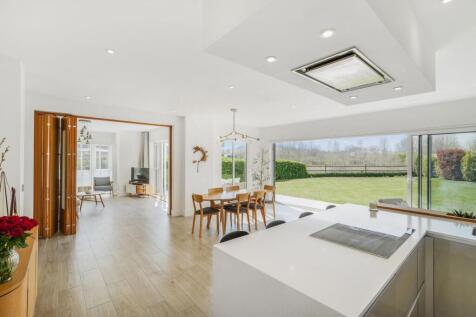Kitchen/Dining/family Room