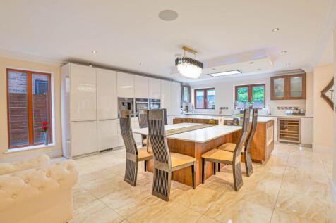 Kitchen/Breakfast/Family room