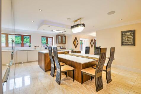 Kitchen/Breakfast/Family room