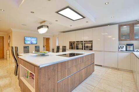 Kitchen/Breakfast/Family room