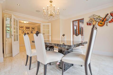 Kitchen/Breakfast/Family room