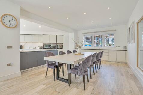 Kitchen/Living/Diner