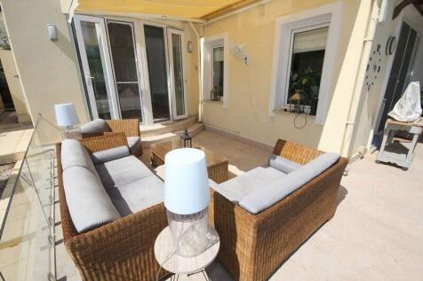 A beautiful 3 bedroom resale villa 10m x 5m heated swimming pool, fully furnished,Title deed in the owner?s name VAT paid Image 9999 14