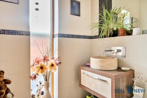 Cloak room 