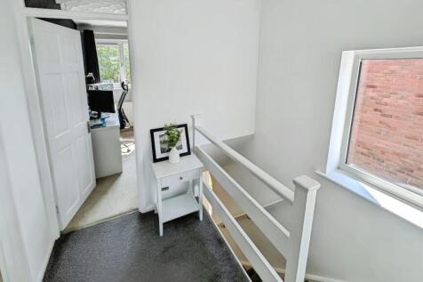 145 Finch landing a.jpg