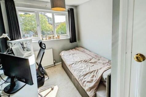 145 Finch bed 3 a.jpg