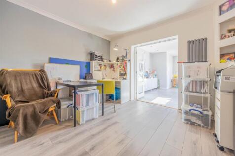 Bedroom/Office