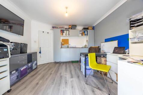 Bedroom/Office