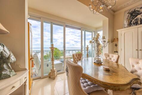 Breakfast Room/Balcony