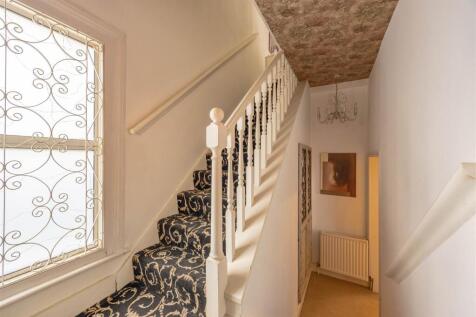 Landing &amp; Stairway