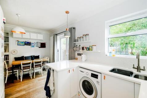 4 Douglas Avenue-26.jpg