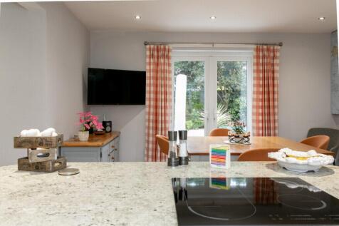 Kitchen/dining/living