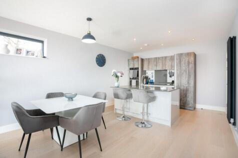Kitchen/dining/living