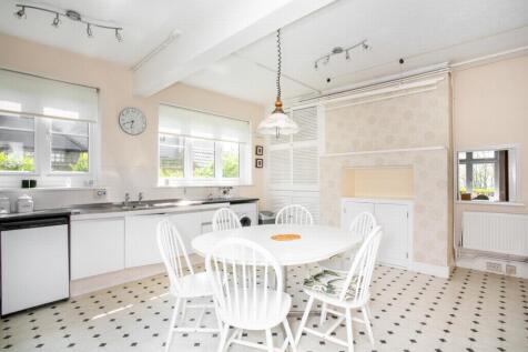 Kitchen/breakfast rm