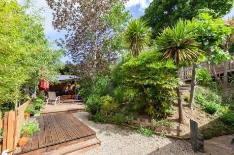 25 Exterior Flat 2 Garden area.jpg