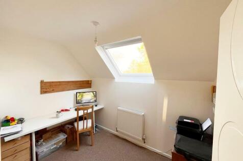 13a station road Bed 2.jpg